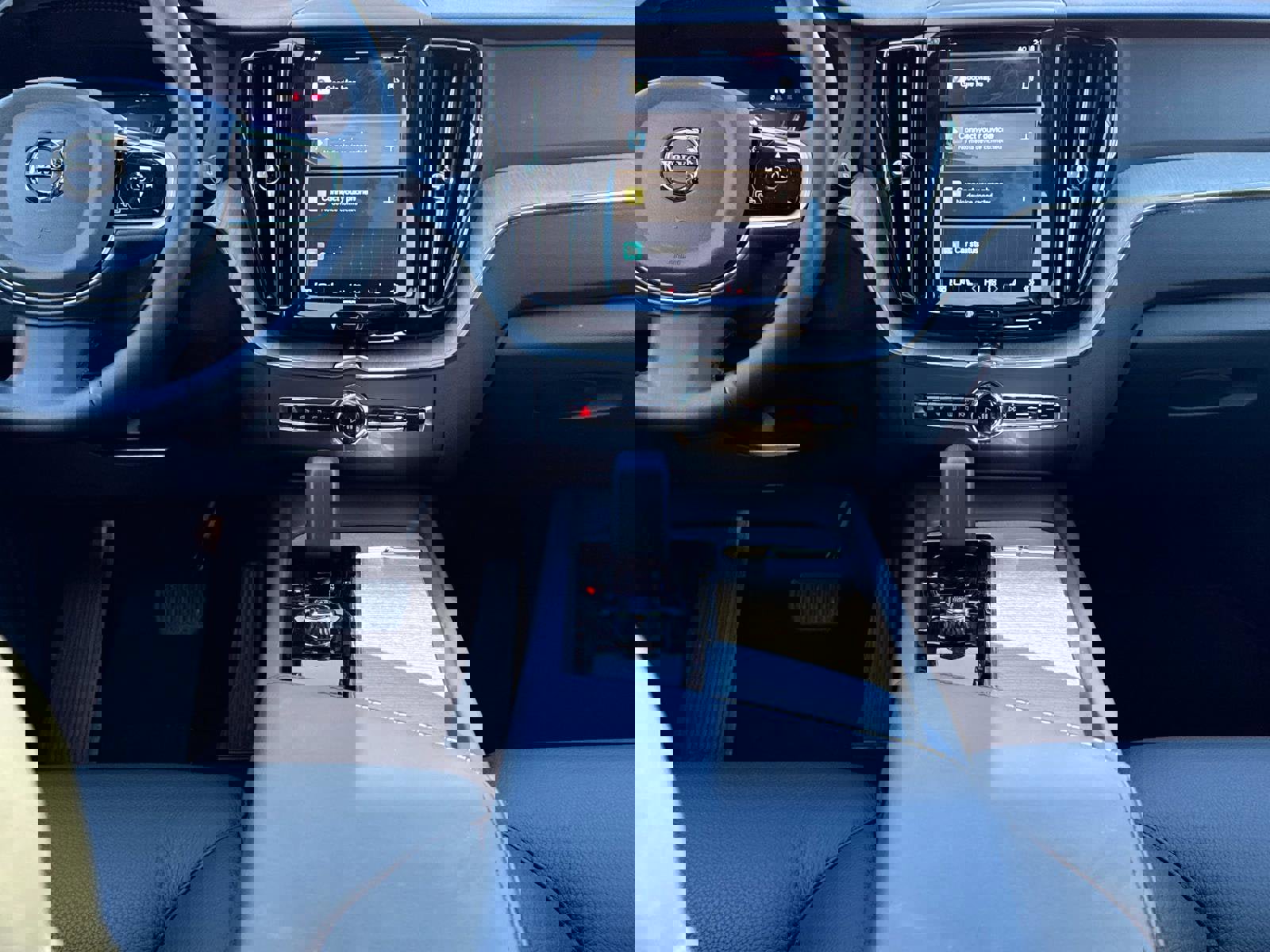 Certified 2025 Volvo XC60 B5 Plus image 14