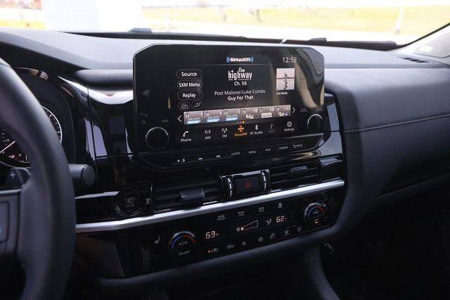 Used 2025 Nissan Pathfinder SL w/ SL Premium Package image 18