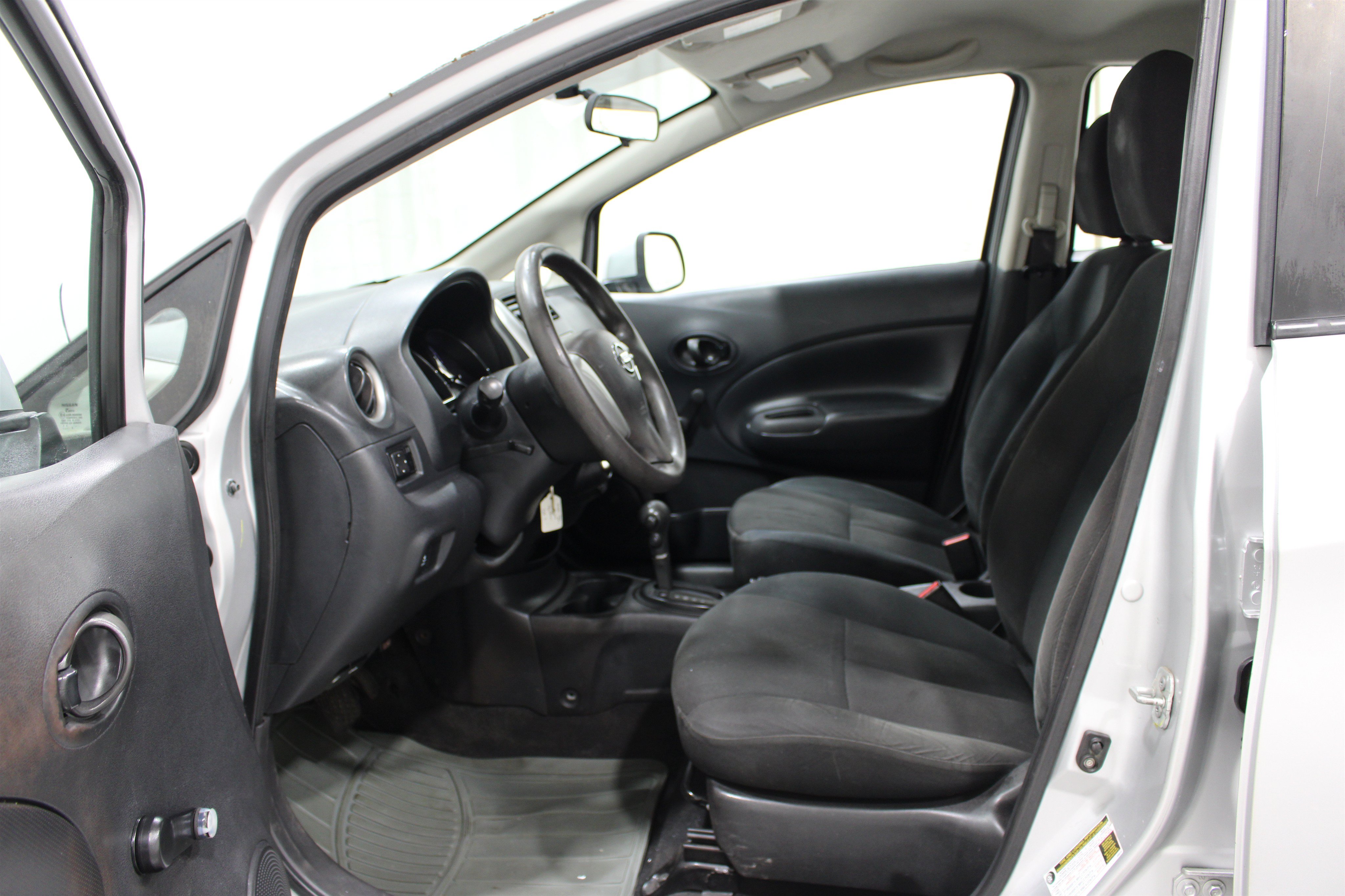 Used 2014 Nissan Versa Note S Plus FWD image 3