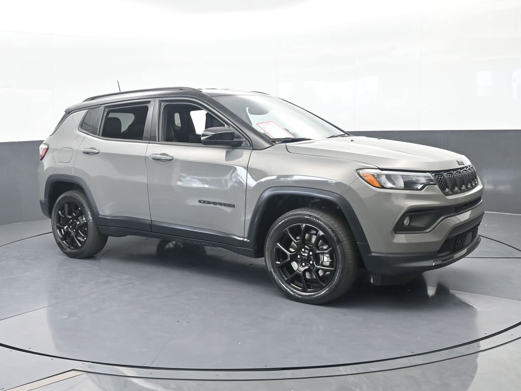 Used 2023 Jeep Compass Latitude AWD/4WD image 8
