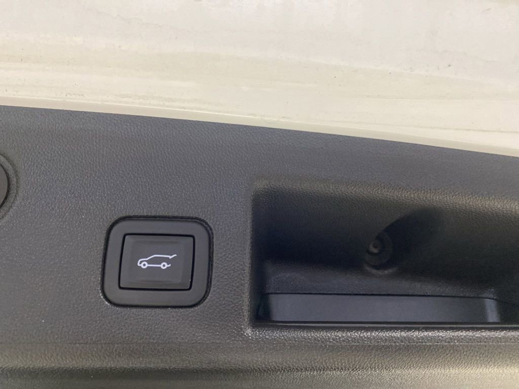 Used 2023 Chevrolet Equinox LT image 10