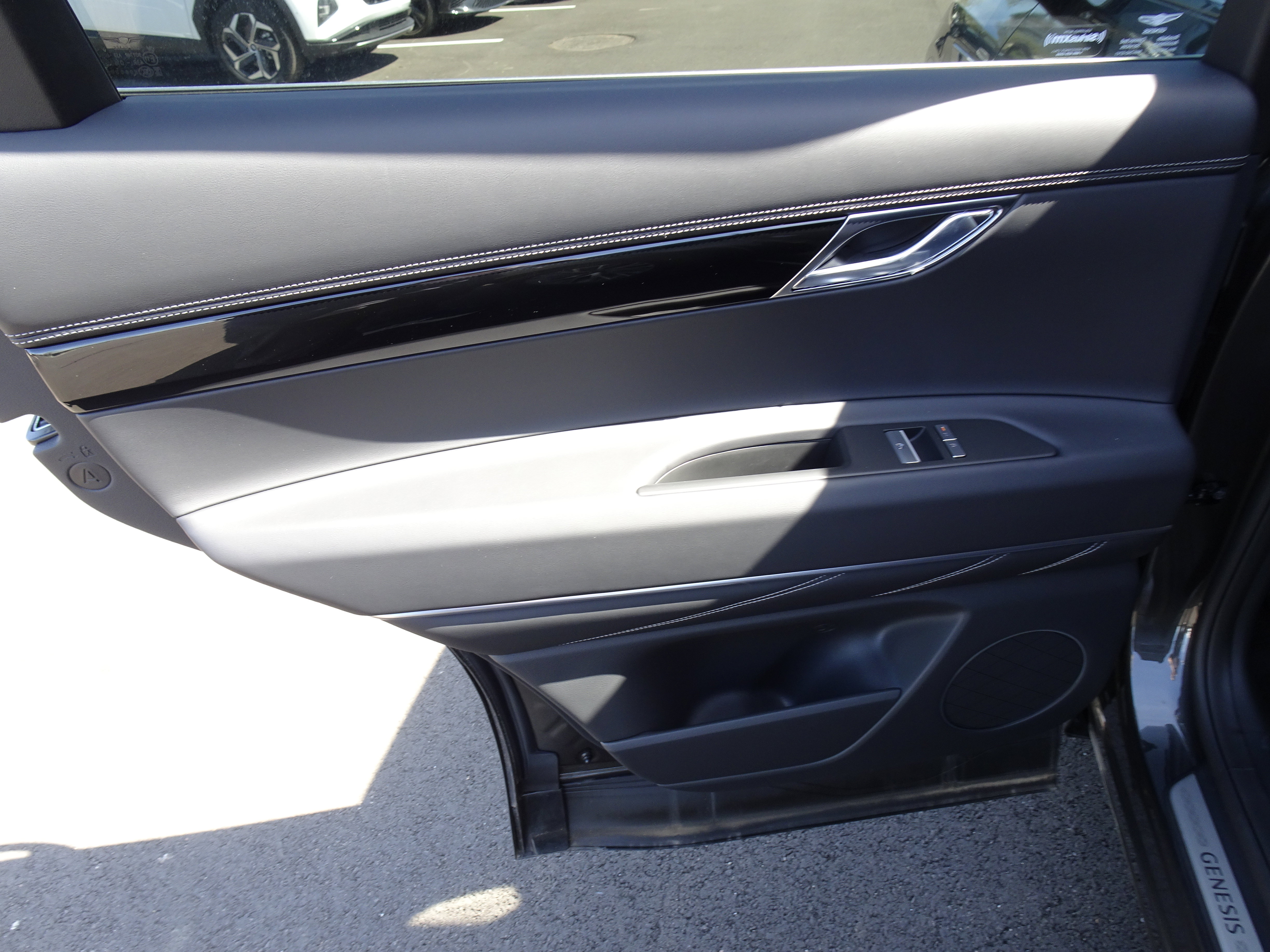 New 2025 Genesis GV80 2.5T Standard image 14