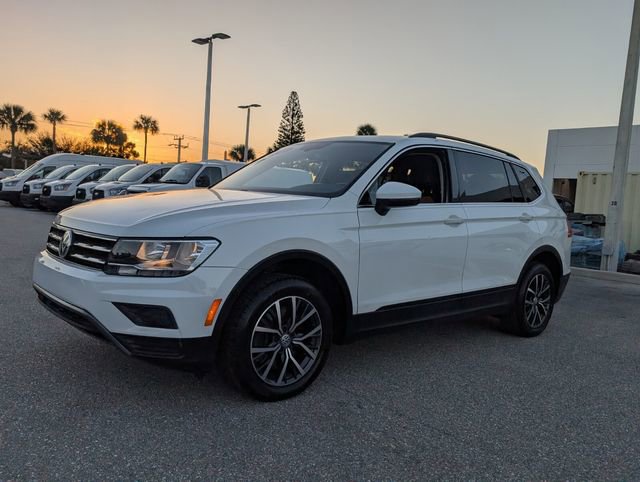 Used 2019 Volkswagen Tiguan SE w/ Panoramic Sunroof Package image 3