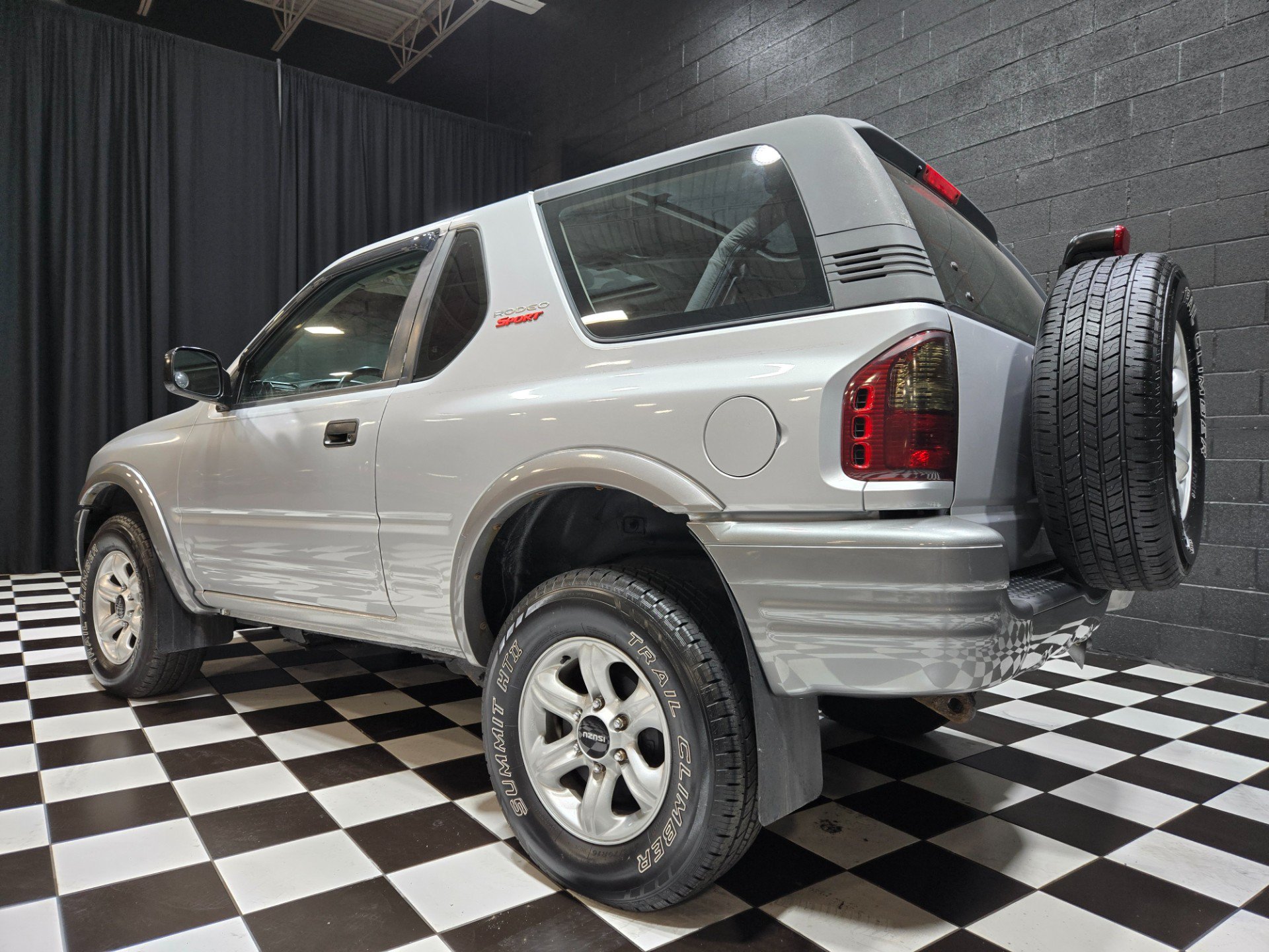 Used 2002 Isuzu Rodeo Sport RWD image 40