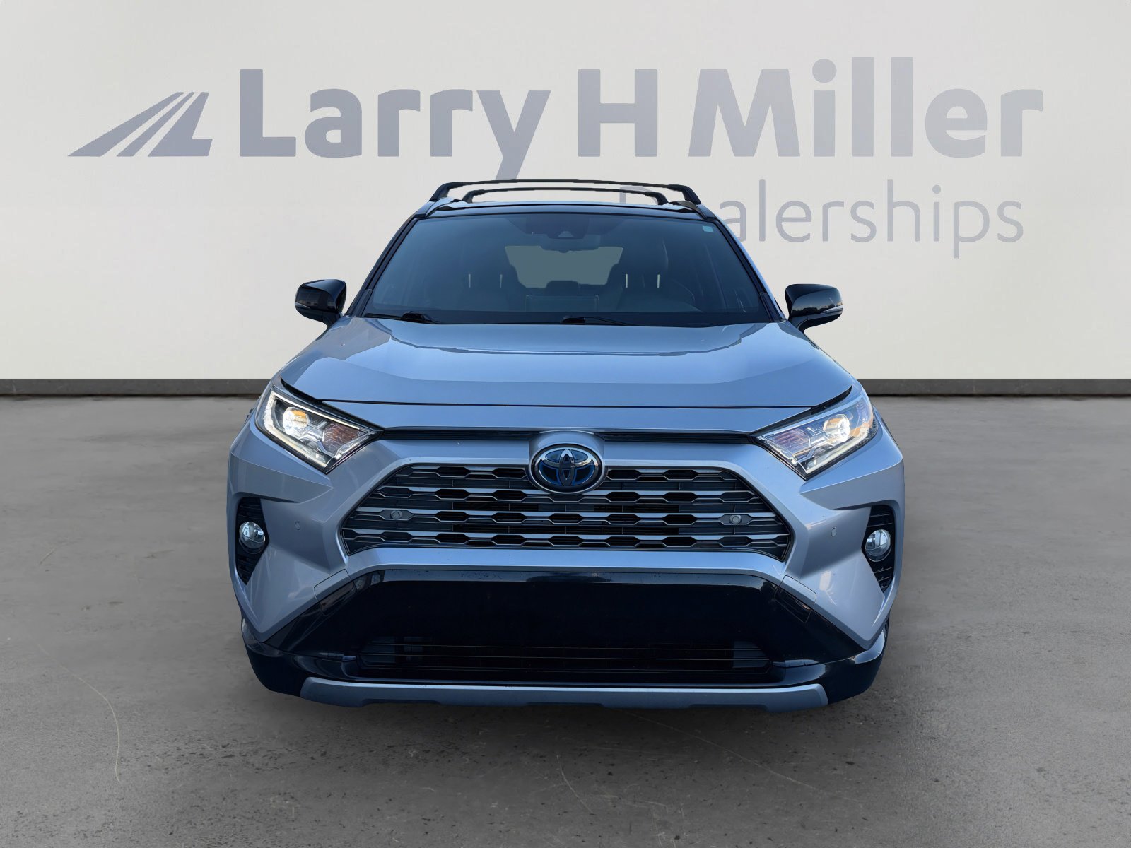 Used 2020 Toyota RAV4 XSE image 8