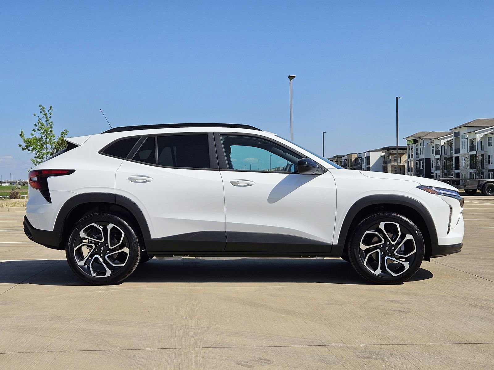 New 2026 Chevrolet Trax RS w/ Sunroof Package image 7