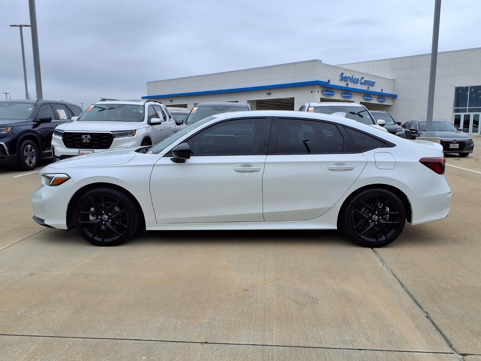 Used 2025 Honda Civic Sport image 3