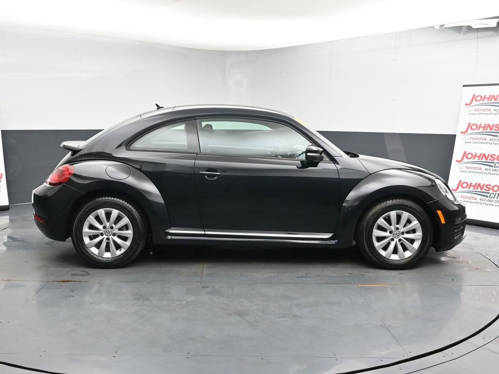 Used 2019 Volkswagen Beetle 2.0T S image 9