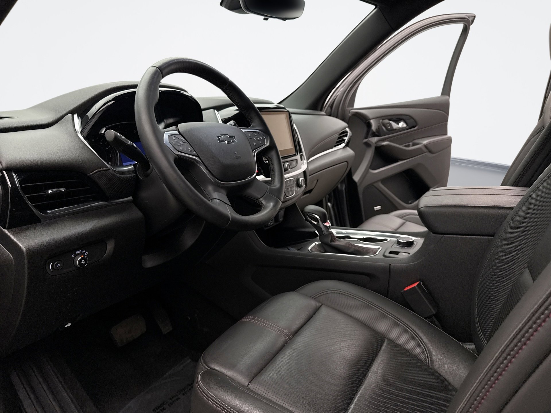 Used 2023 Chevrolet Traverse RS image 10