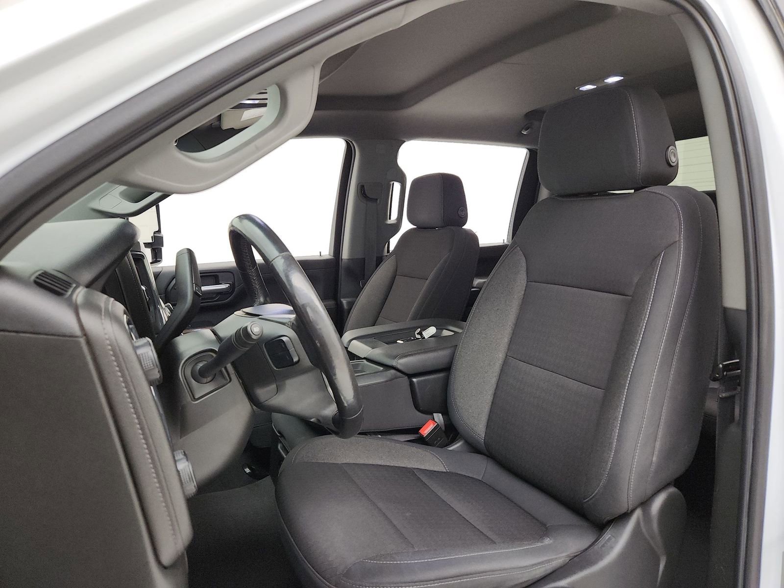 Used 2021 Chevrolet Silverado 2500 LT w/ Convenience Package image 4