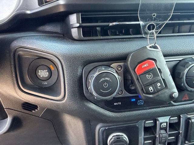 Used 2024 Jeep Wrangler Unlimited AWD/4WD image 41