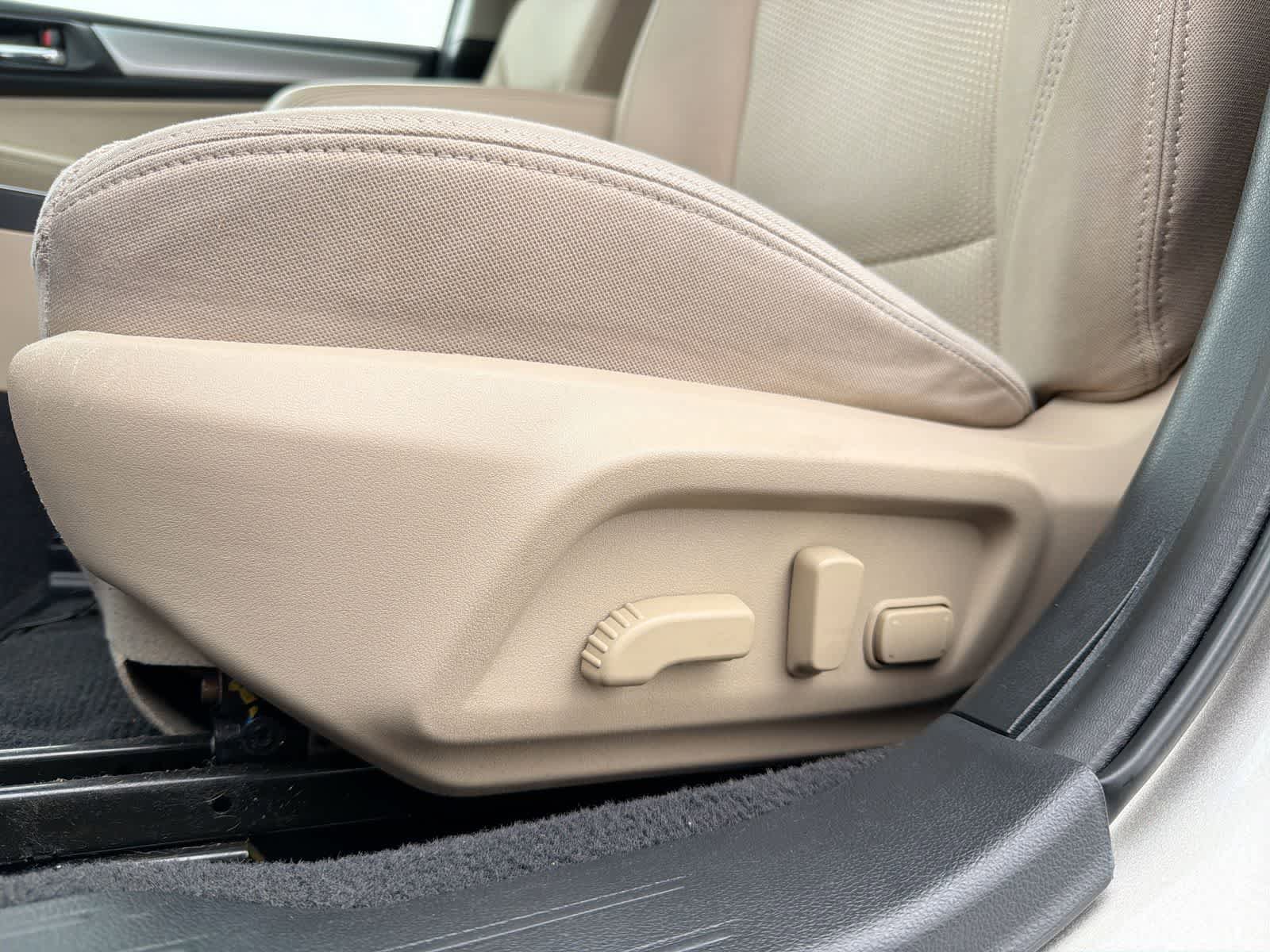 Used 2019 Subaru Outback 2.5i Premium image 18