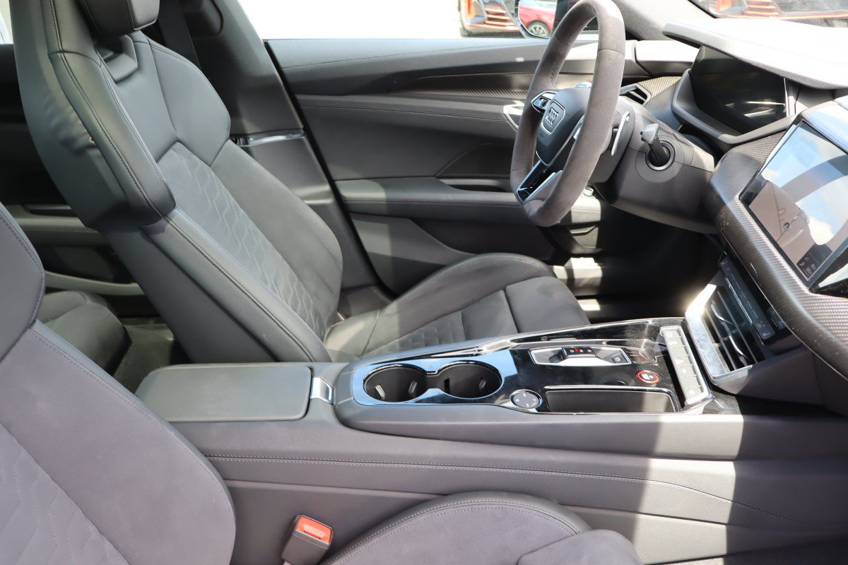 Used 2022 Audi e-tron GT Premium Plus w/ Performance Package AWD/4WD image 13