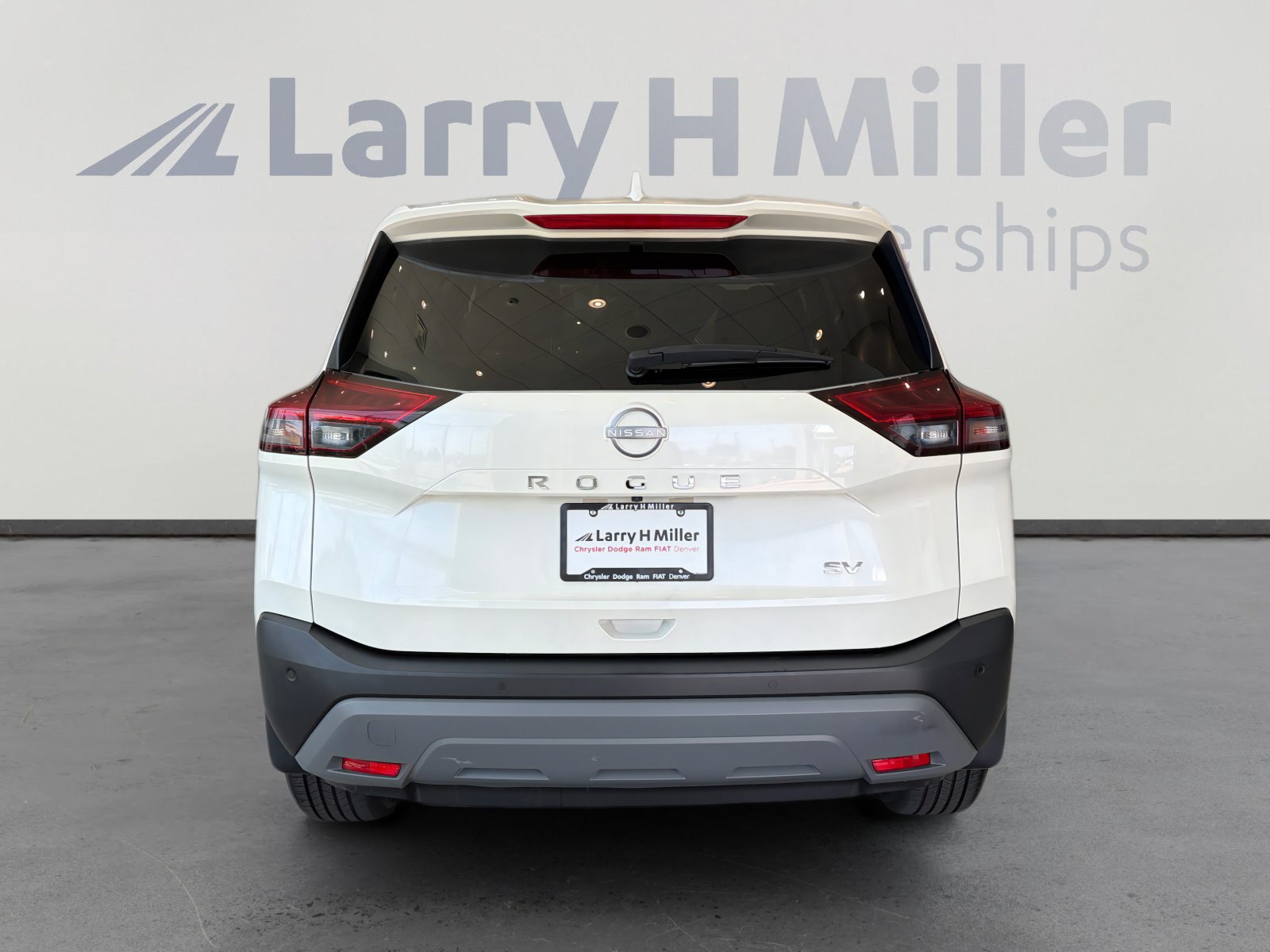 Used 2023 Nissan Rogue SV FWD image 4