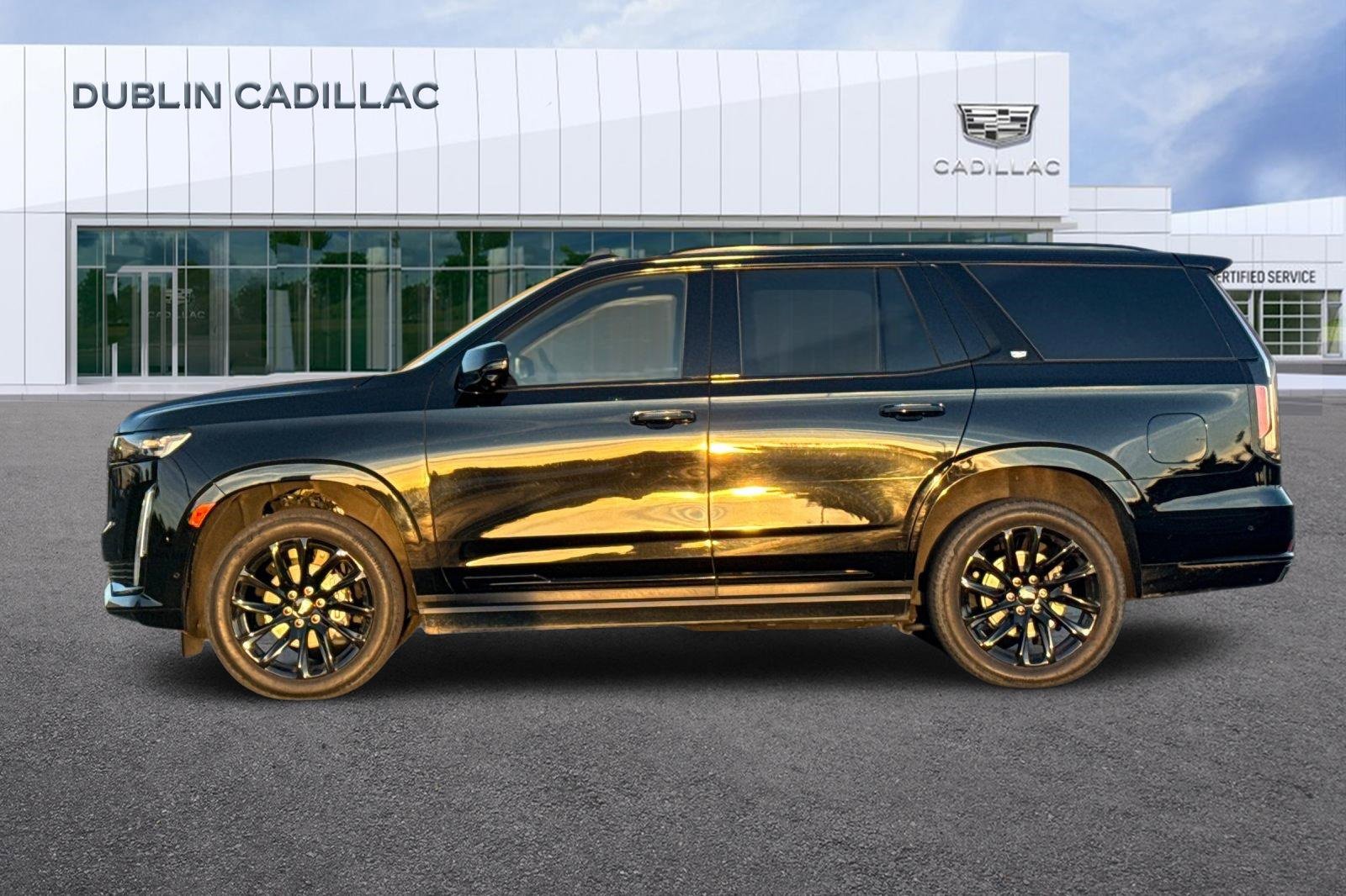 Used 2023 Cadillac Escalade Sport Platinum w/ LPO, ONYX Package image 7