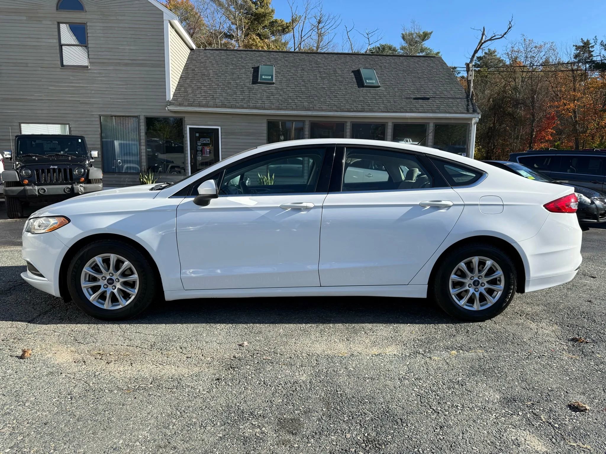 Used 2018 Ford Fusion S image 4