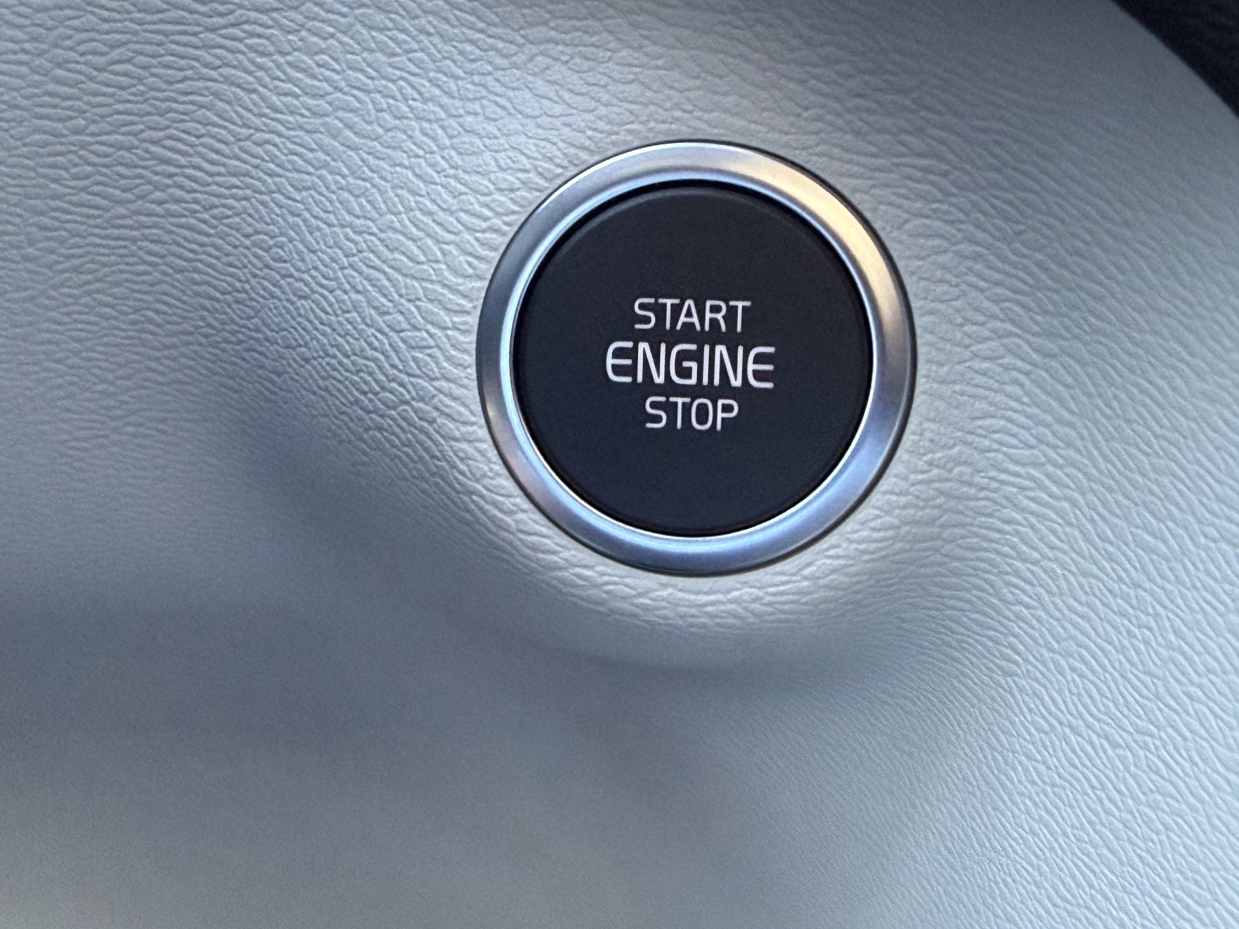 New 2026 Volvo XC40 B5 Ultra w/ Protection Package image 25