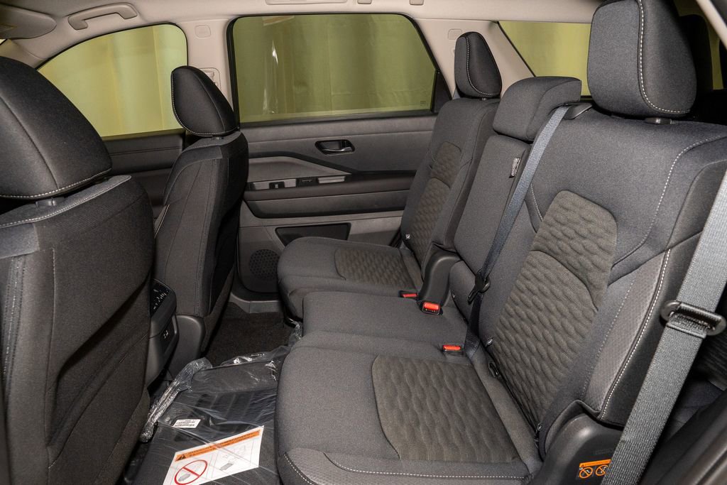 New 2025 Nissan Pathfinder SV w/ Black Appearance Package image 10