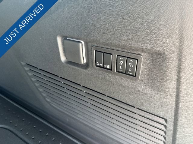 New 2026 Chevrolet Suburban High Country image 26