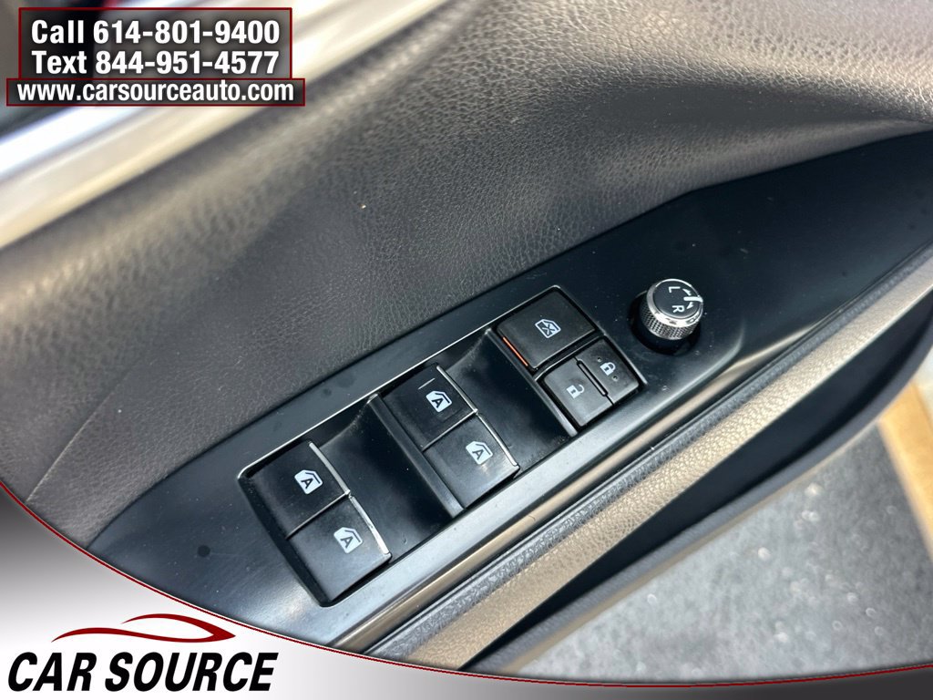 Used 2020 Toyota Camry XLE w/ Cold Weather Package AWD/4WD image 10
