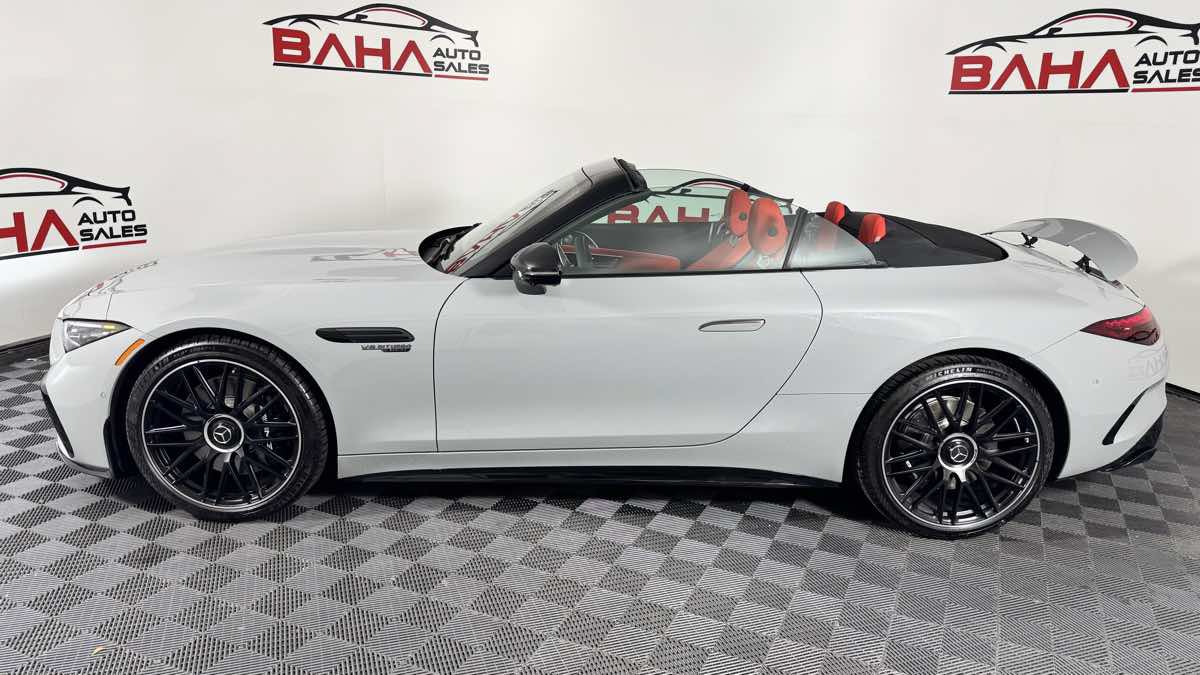 Used 2026 Mercedes-Benz SL 63 AMG 4MATIC image 4