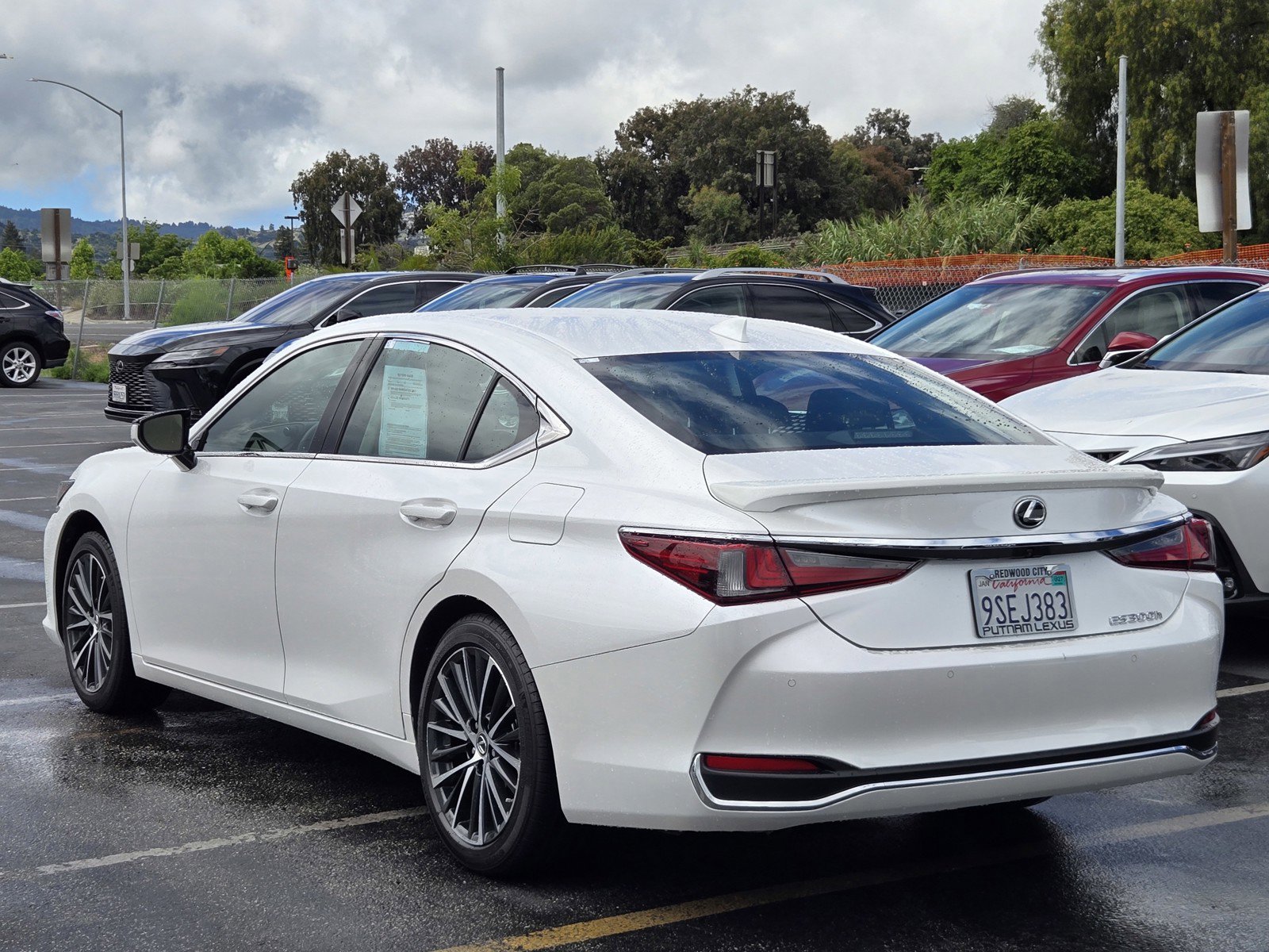 Certified 2025 Lexus ES 300h w/ Premium Package FWD image 6