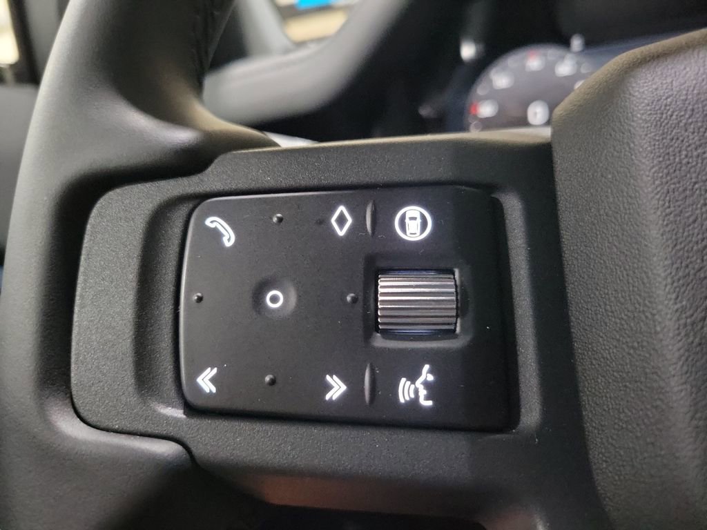 Used 2025 Land Rover Defender 110 S image 15