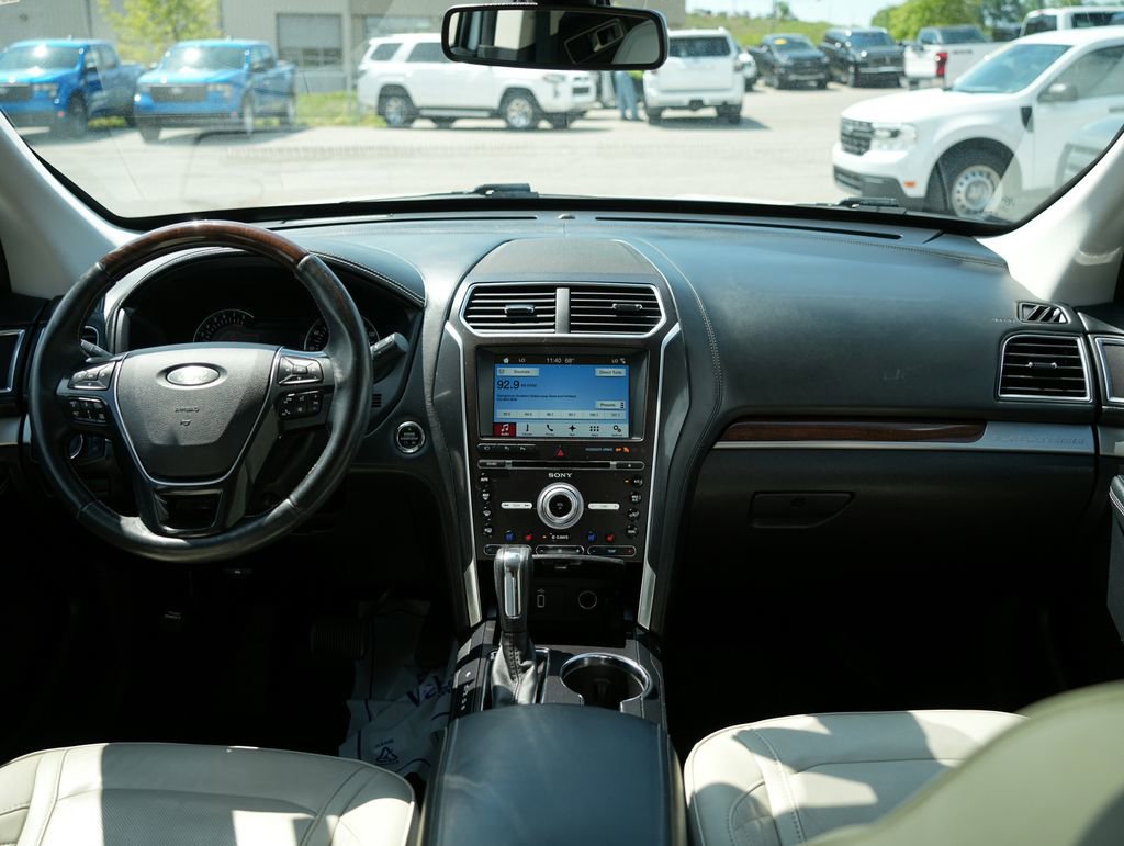 Used 2017 Ford Explorer Platinum AWD/4WD image 10