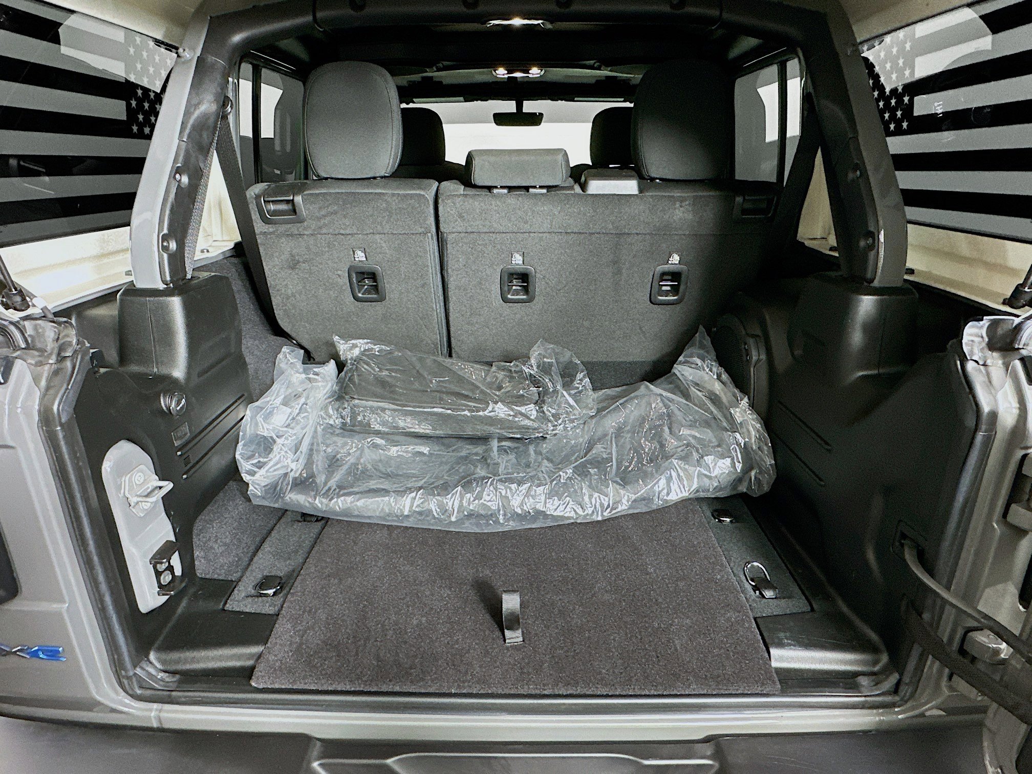 Used 2023 Jeep Wrangler Unlimited w/ 8.4" Radio Group image 28