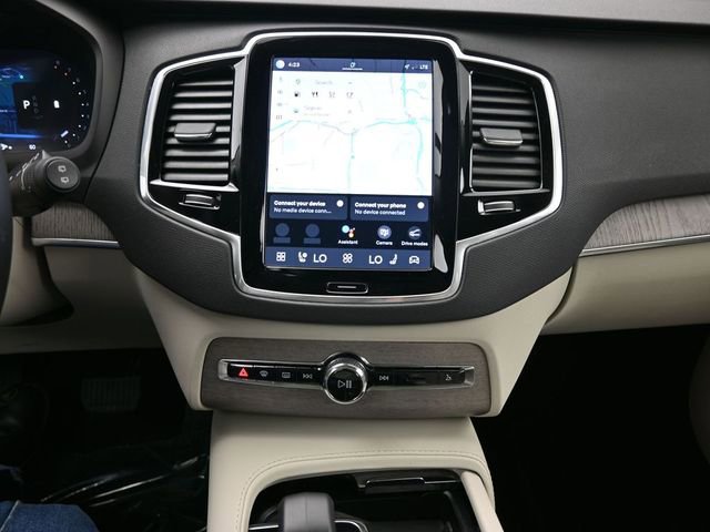 Used 2023 Volvo XC90 B6 Plus AWD/4WD image 13