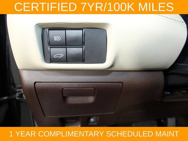 Used 2020 Toyota Highlander XLE AWD/4WD image 19