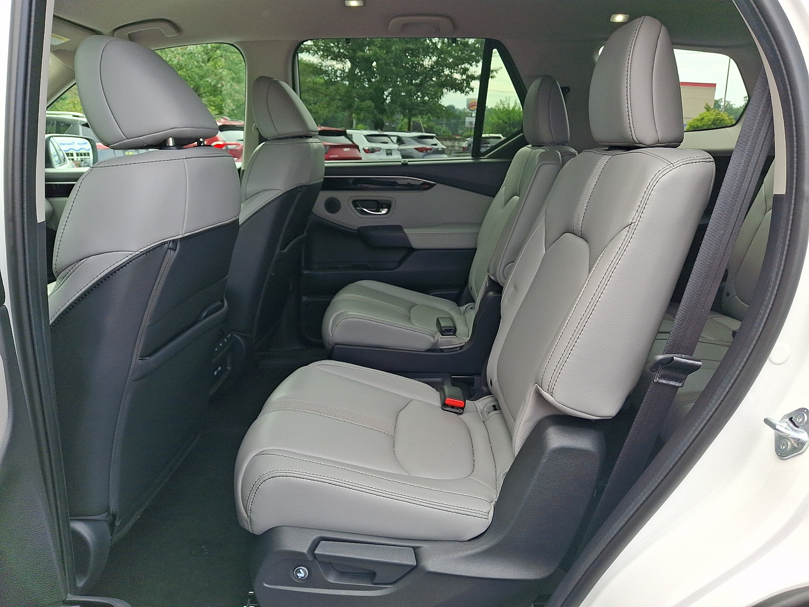 Used 2023 Honda Pilot EX-L image 10