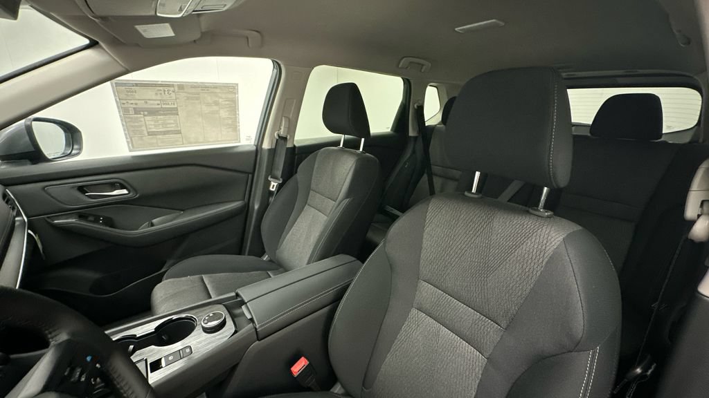 New 2026 Nissan Rogue SV w/ Cold Weather Package AWD/4WD image 9