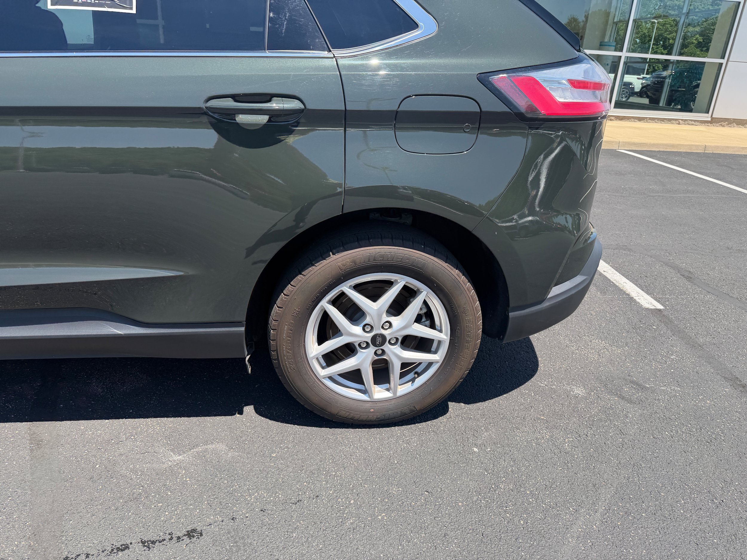 Certified 2024 Ford Edge SEL w/ Convenience Package AWD/4WD image 10