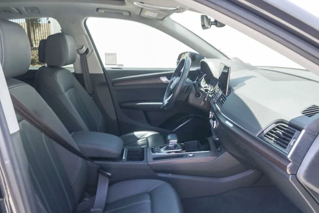 Used 2021 Audi Q5 Premium w/ Convenience Package image 15