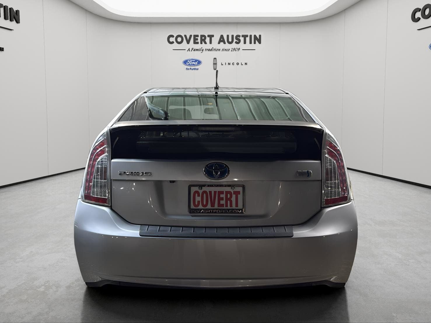 Used 2015 Toyota Prius Two image 4