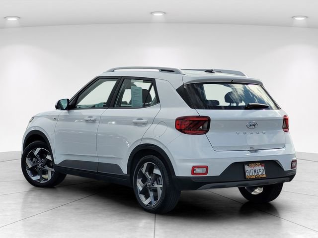Certified 2025 Hyundai Venue SEL image 6
