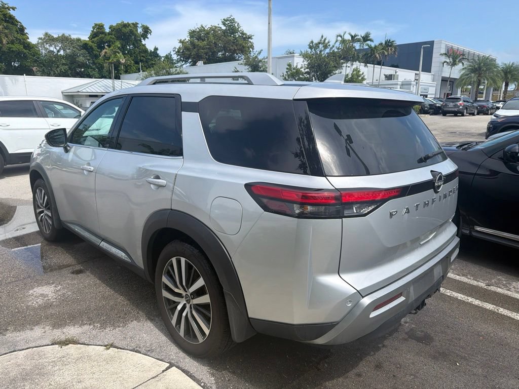 Certified 2022 Nissan Pathfinder Platinum w/ Cargo Package AWD/4WD image 4