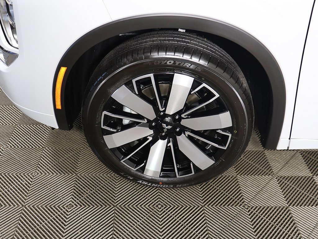 New 2025 Mitsubishi Outlander SEL image 24