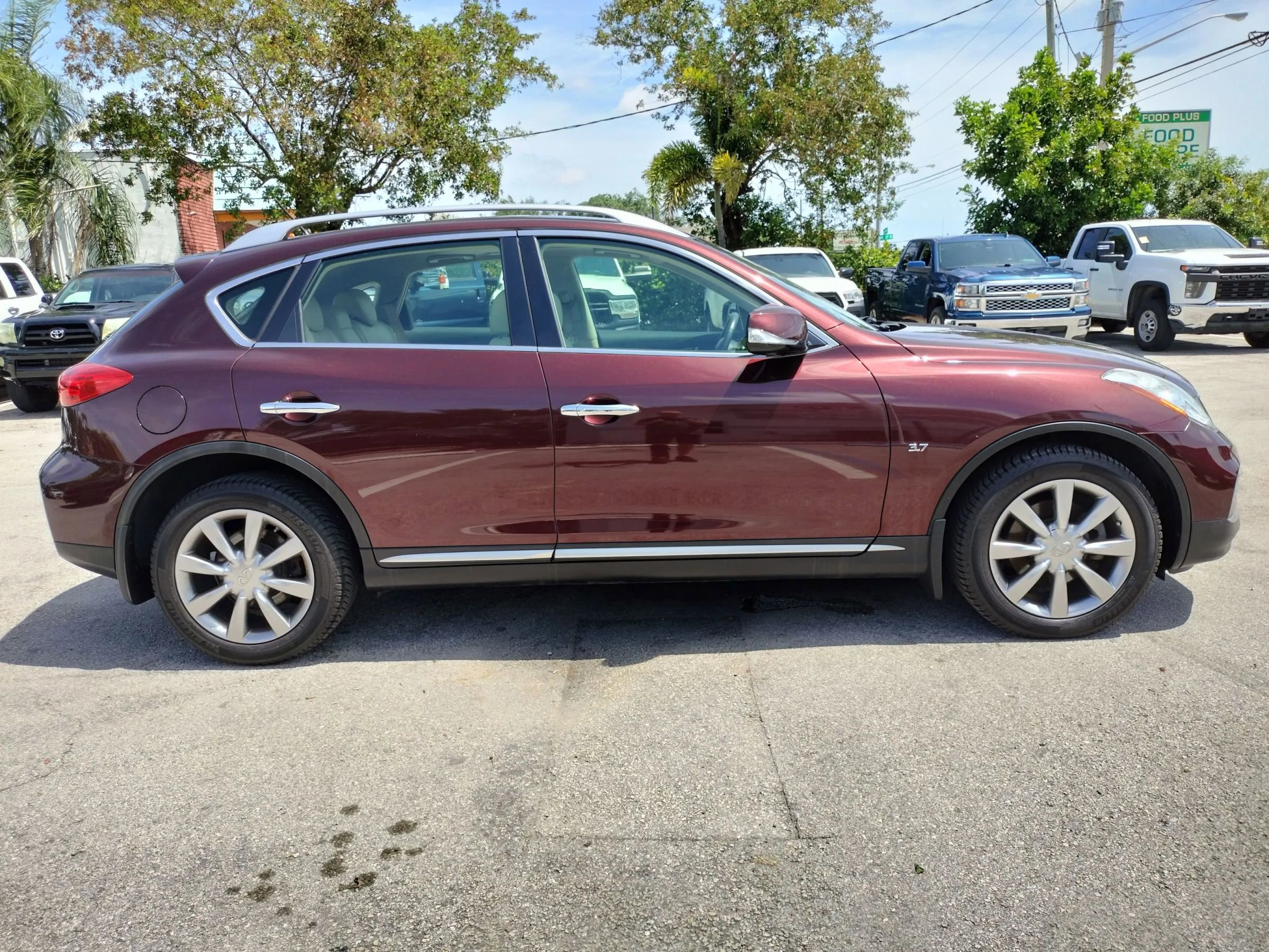 Used 2017 INFINITI QX50 AWD w/ Premium Plus Package image 9
