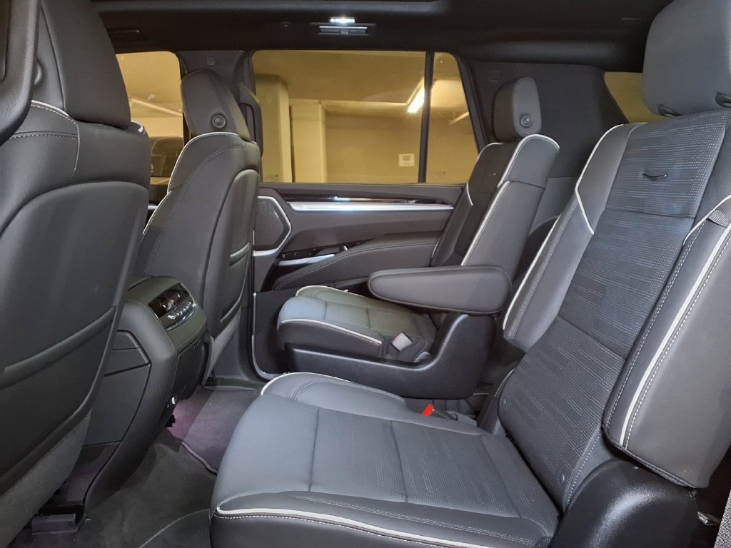 New 2026 Cadillac Escalade Sport AWD/4WD image 6