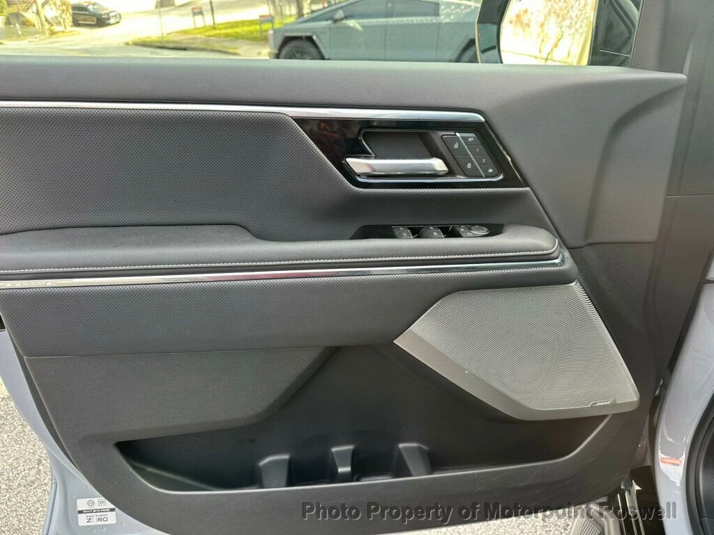 Used 2024 GMC Sierra EV Denali image 13