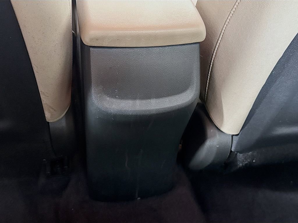 Used 2020 Hyundai Elantra SE w/ Winter Weather Package image 28