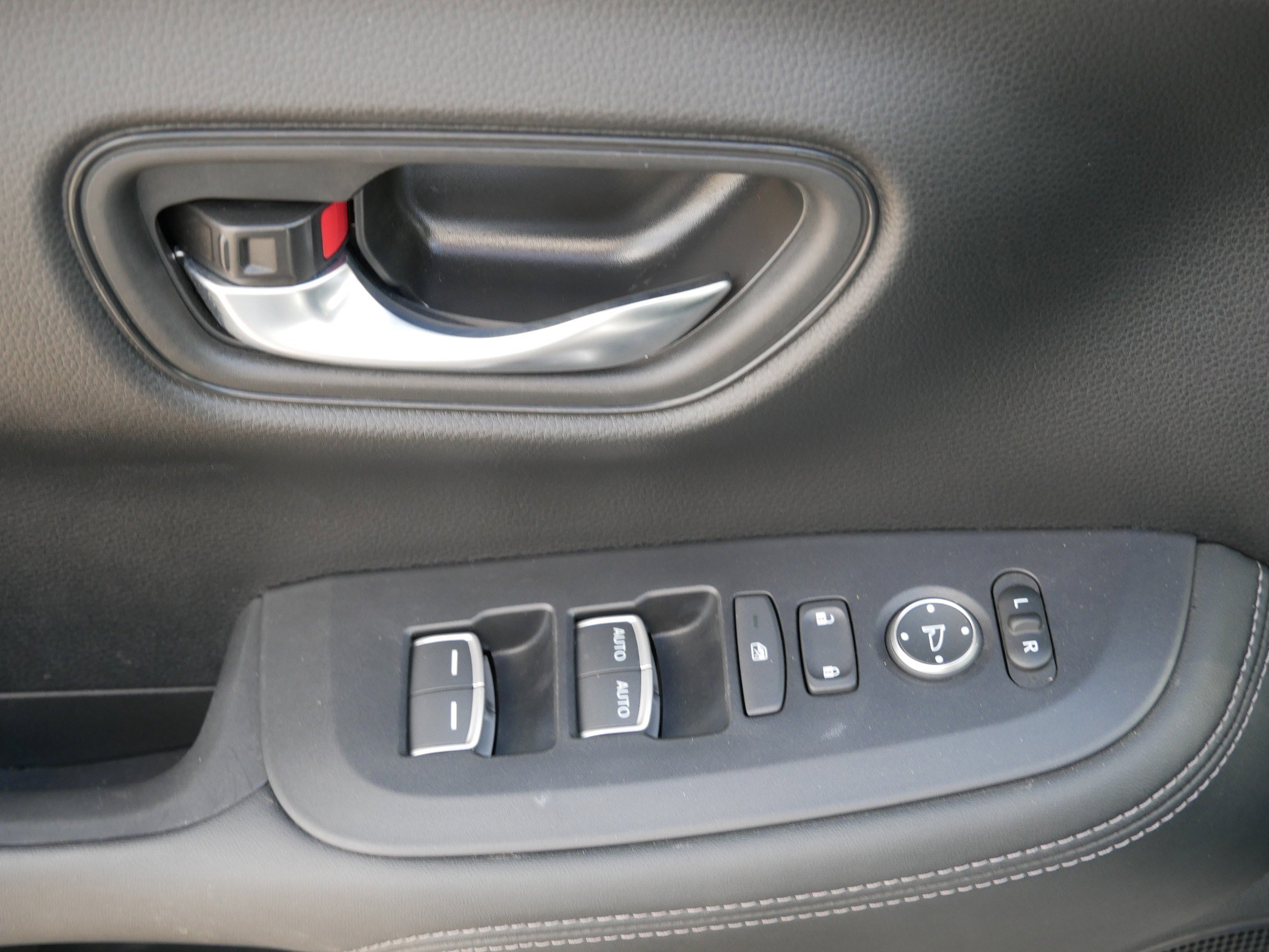 Certified 2024 Honda HR-V EX-L image 19