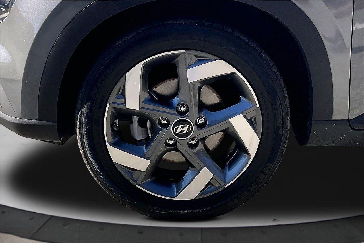 Used 2023 Hyundai Venue SEL w/ Cargo Package image 31