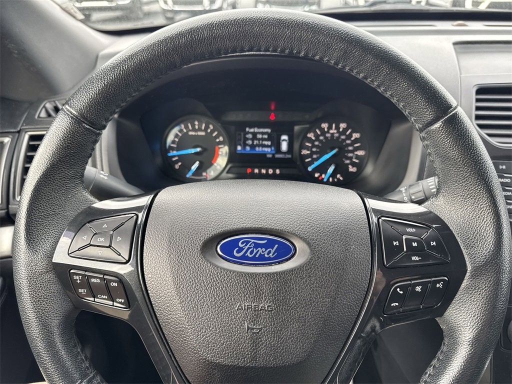 Used 2018 Ford Explorer XLT image 14