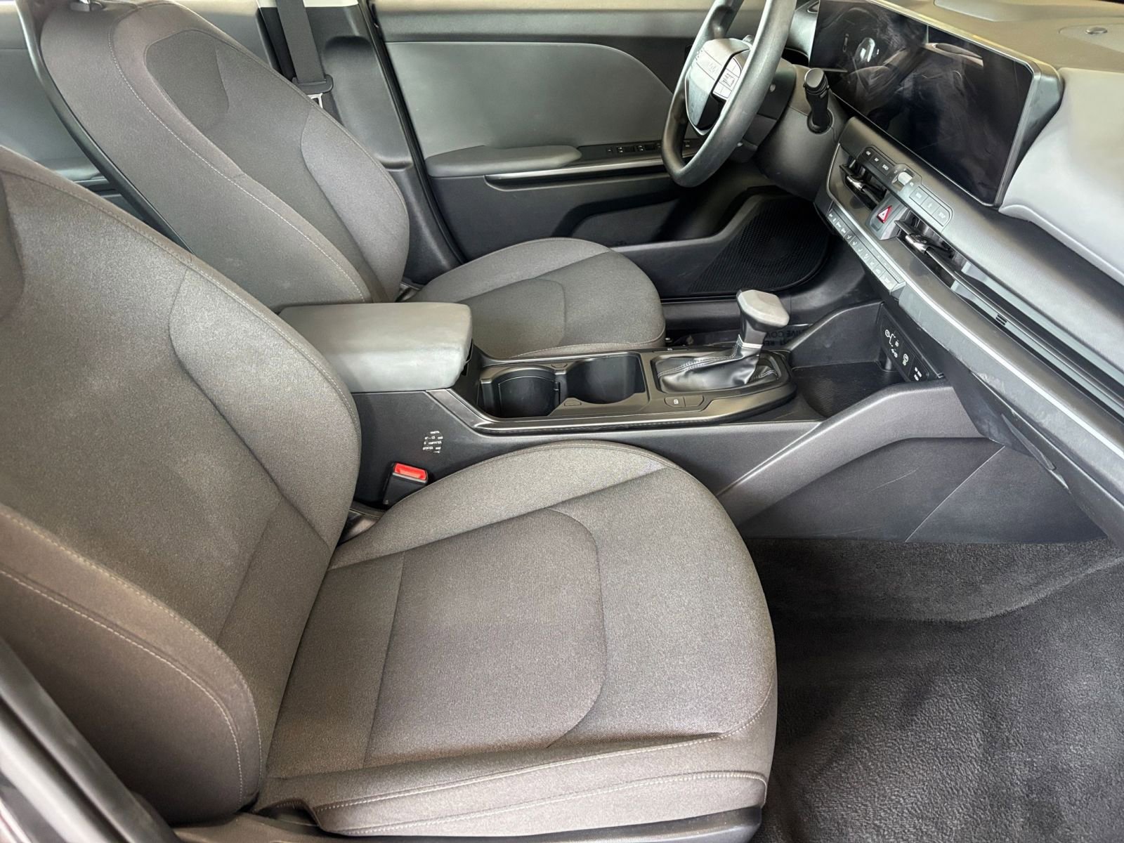 Used 2025 Kia K4 FWD image 35