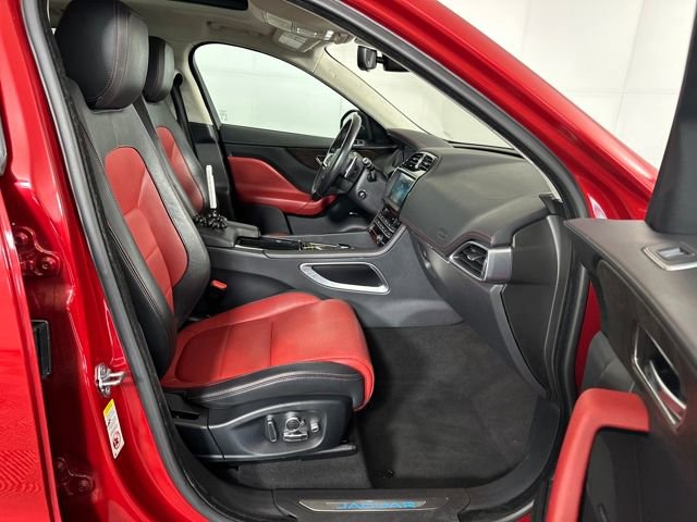Used 2019 Jaguar F-PACE R-Sport image 28
