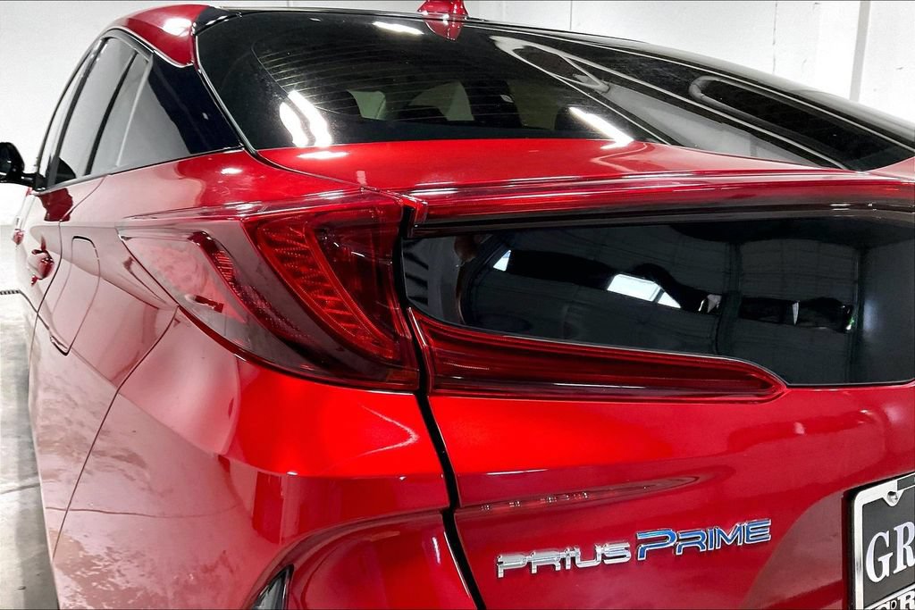 Used 2018 Toyota Prius Prime Advanced FWD image 34