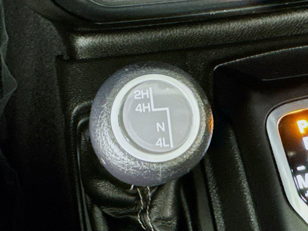 Used 2023 Jeep Gladiator Overland image 21